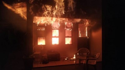 Casa ficou completamente destruída - Foto: Sidnei Bronka