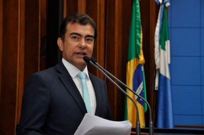 Marçal Filho ocupou a tribuna para questionar a aplicabilidade de leis que protegem mulheres (Foto: Luciana Nassar)
