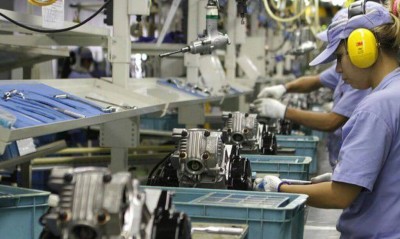 Produção industrial cresce 0,5% de janeiro para fevereiro