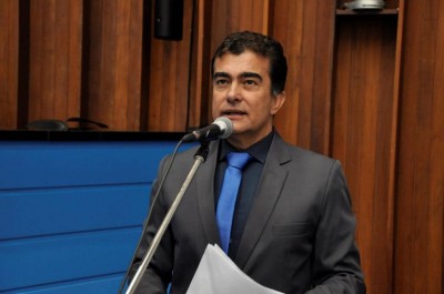 Deputado diz que população deve aproveitar quarentena para eliminar focos de dengue -Foto: Luciana Nassar