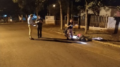 Home fi executado por dupla que estava numa moto - Foto: Sidnei Bronka