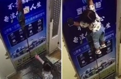 Menina com guia de segurança fica pendurada em elevador na China - Foto: Reprodução/YouTube