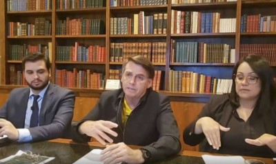 © Live semanal Bolsonaro