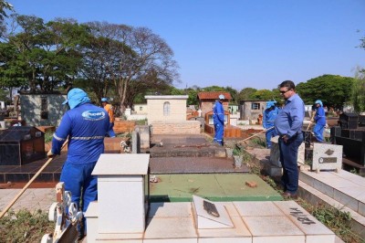 Secretário municipal de Serviços Urbanos notificou familiares de pessoas sepultadas em covas sociais (Foto: A. Frota/Arquivo)