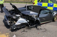 Lamborghini destruída após batida no Reino Unido - Foto: Twitter @jaffa571 / Reprodução
