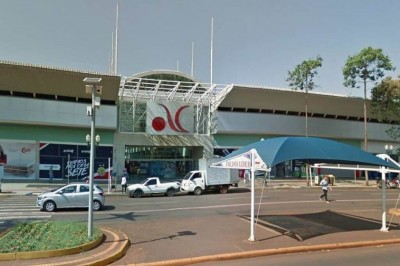 O shopping Center, de segunda a sexta-feira, as lojas funcionam das 11h às 19h e a praça de alimentação das 11h às 20h, sendo proibido abrir aos domingos.