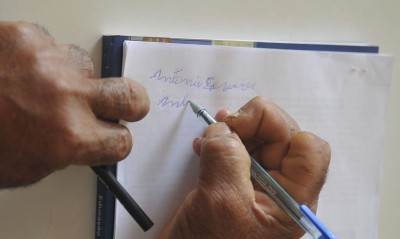 Taxa cai levemente, mas Brasil ainda tem 11 milhões de analfabetos (Foto: Arquivo/Agência Brasil)