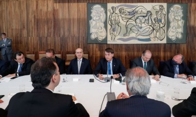 Anúncio reuniu presidente Jair Bolsonaro, parlamentares e ministros (Foto: Alan Santos/PR)