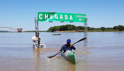Atletas de sete estados participaram da competição no Rio Paraguai, em Corumbá (Foto: Lucas Castro/Fundesporte)