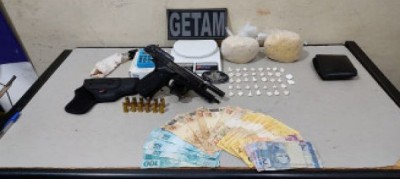Jovens são presos pelo Getam que apreende arma de fogo e pasta base de cocaína em Dourados