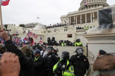 Manifestantes invadem Congresso, em Washington - REUTERS / Leah Millis