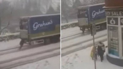 Charlene empurra caminhão de leite na neve (Foto: Reprodução/YouTube)