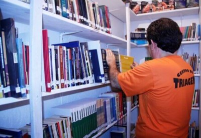 Com a normativa, será possível remanejar os livros entre os acervos das unidades penais do estado (Foto: Divulgação/Agepen)