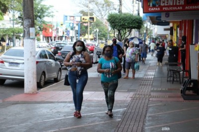 O Secretário Municipal de Saúde ressalta que o número de pessoas contaminadas vem crescendo dia a dia. (Foto: Assecom)