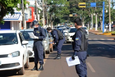 Equipes durante as fiscalizações em Dourados (Foto: Divulgação/Prefeitura de Dourados)