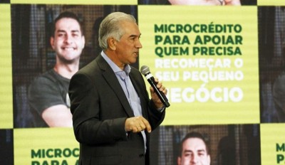 Governador assina decreto que antecipa o pagamento de metade do 13º salário (Foto: Chico Ribeiro/Divulgação)
