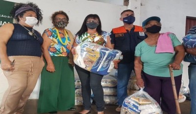Ao todo, 282 cestas foram distribuídas; em Mato Grosso do Sul, 1.400 famílias serão atendidas em 15 municípios (Foto: Valéria Araújo/Divulgação/GovernoMS)