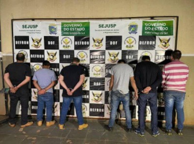 Defron apreende mais de três toneladas de maconha e prende seis traficantes na fronteira