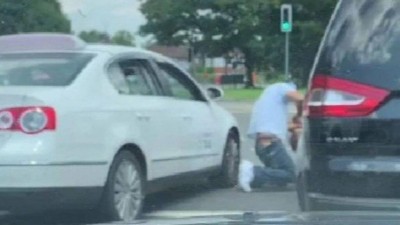 Prefeito de Crawley dá soco em taxista (Foto: Reprodução)
