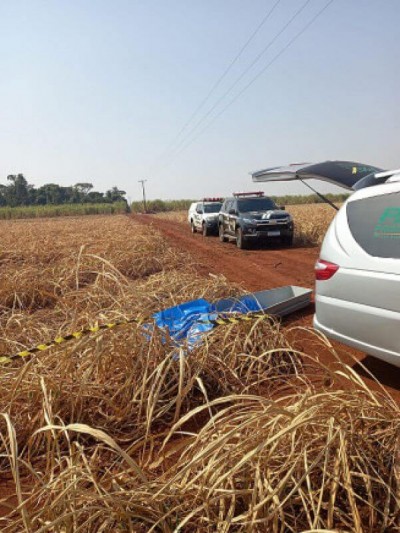 Mulher encontrada morta com sinais de esfaqueamento na zona rural de Dourados
