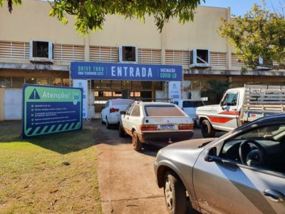 Para acelerar a vacinação será realizado drive-thru no Pavilhão de Eventos Dom Teodardo Leitz (Foto: Divulgação/Prefeitura de Dourados)