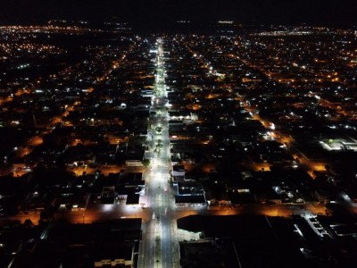 Após dois anos, Prefeitura entrega iluminação da Hayel Bon Faker