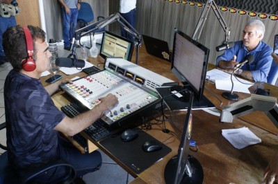 Marçal Filho entrevistou o governador Reinaldo Azambuja na 94FM