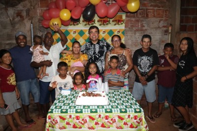 Marçal Filho durante festa de aniversário de Maria do Carmo e da neta Kemily, no Jóckei Clube, em Dourados