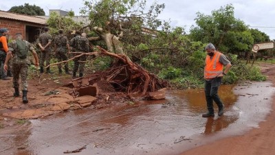 Exército foi solicitado pela prefeitura para ajudar na limpeza da cidade (Foto: Divulgação/Prefeitura de Dourados)