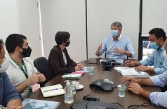 O secretário Jaime Verruck em reunião com os técnicos da Empresa de Planejamento e Logística, (EPL) do Governo Federal
