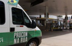 Procon fiscaliza postos para impedir aumentos abusivos nos preços dos combustíveis