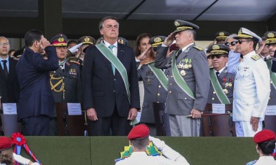 Bolsonaro participou da comemoração dos 374 anos do Exército (Foto: Antonio Cruz/ Agência Brasil)