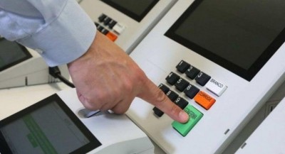 Previsão é de que 225 mil das 577 mil urnas usadas nessas eleições sejam do modelo atualizado, com novos dispositivos de segurança  (Foto: Secom/TSE)