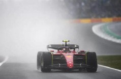 Carlos Sainz faturou a primeira pole da carreira no GP da Inglaterra da F1 (Foto: Getty Images)