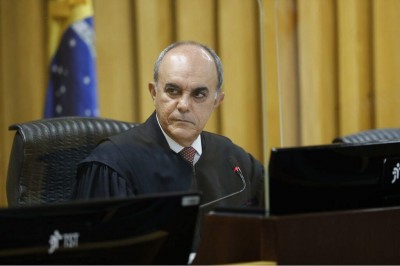 Ministro Cláudio Brandão (Foto: Divulgação/TST)