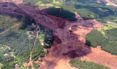 Vista aérea da área afetada pelo rompimento da barragem em Brumadinho (Foto: Corpo de Bombeiros/Minas Gerais)