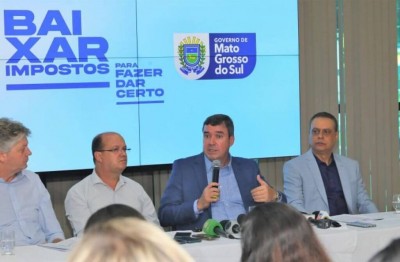 No dia 5 de maio deste ano, o governador Eduardo Riedel anunciou a redução de impostos e taxas de vários setores (Foto: Saul Schramm/Arquivo)