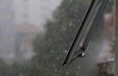 Chuva cai sobre Dourados em dia com alerta de perigo de tempestade (Fernando Frazão/Agência Brasil)