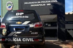 Autores do crime foram conduzidos à delegacia de Polícia Civil de Deodápolis (Foto: Divulgação/Polícia Civil)