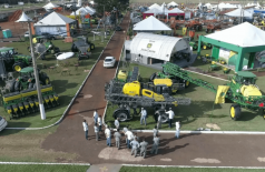 Feira Agropecuária de Dourados reúne expositores de maquinários no parque de exposições (Foto: Sindicato Rural de Dourados/Arquivo)