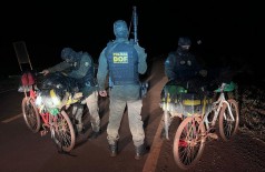 Os militares realizavam um bloqueio policial para fiscalização na rodovia, área rural do município de Dourados (Foto: Divulgação/DOF)