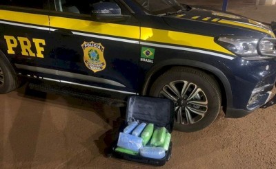 Os policiais rodoviários federais fiscalizavam na BR-163, quando abordaram um ônibus de viagem (Foto: Divulgação/PRF)