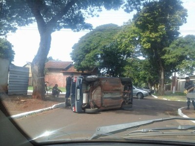 Dourados registra segundo acidente com carro tombado em menos de 24 horas