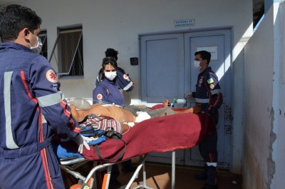 Ele foi encaminhado pelo Samu ao Hospital da Vida em estado grave. (Sidnei Bronka)