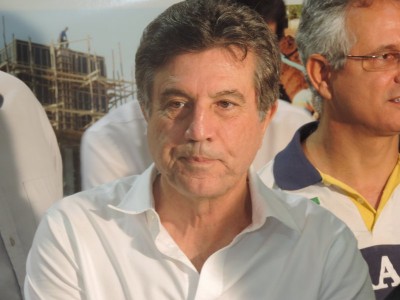 Prefeito vai viajar para fora do Brasil e deixa o comando do município por aproximadamente duas semanas (André Bento)