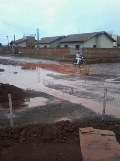 Você na Redação: obra de asfalto atrasada prejudica moradores do Jardim Guaicurus