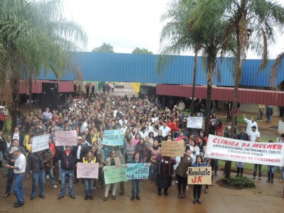 Prefeitura de Dourados foi tomada por servidores da saúde em protesto contra ineficiência da gestão Zauith (André Bento)