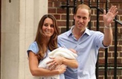 Kate e seu primeiro filho, George, quando nasceu (Divulgação/The British Monarchy)