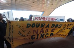 Educadores deflagraram greve em protesto contra a política salarial da atual administração (André Bento)