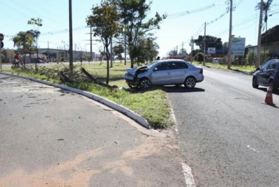 Na volta da balada, DJs ficam feridos em acidente na Capital